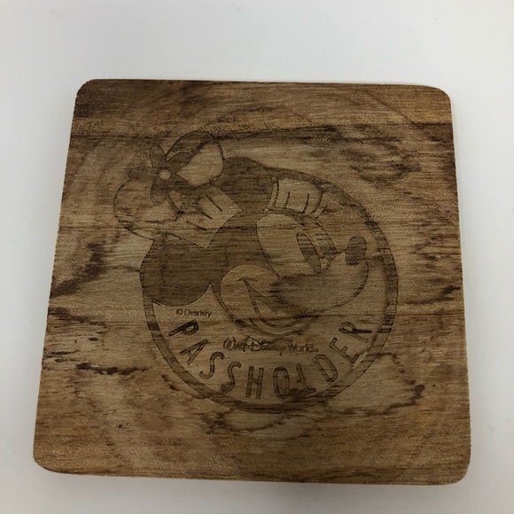 Disney World Passholder Minnie Wooden Coaster Set - Picture 8 of 11